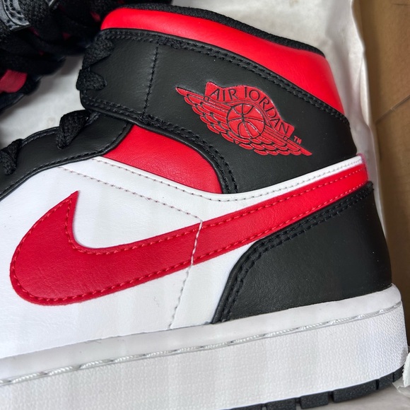 Nike Air Jordan 1 Mid Size Men’s 10.5 - LAST CHANCE!!! - Picture 13 of 14